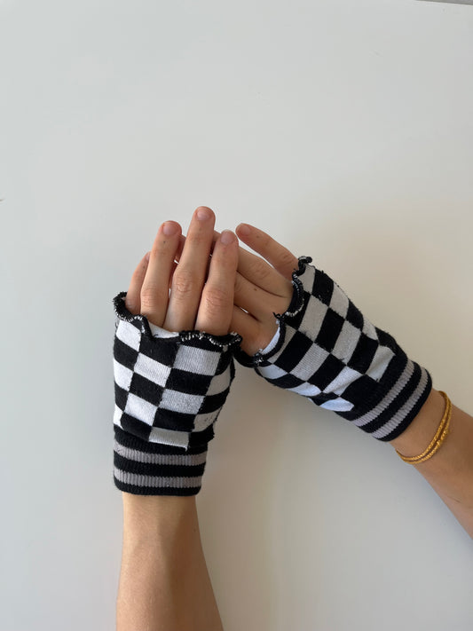 Checkered Gloves